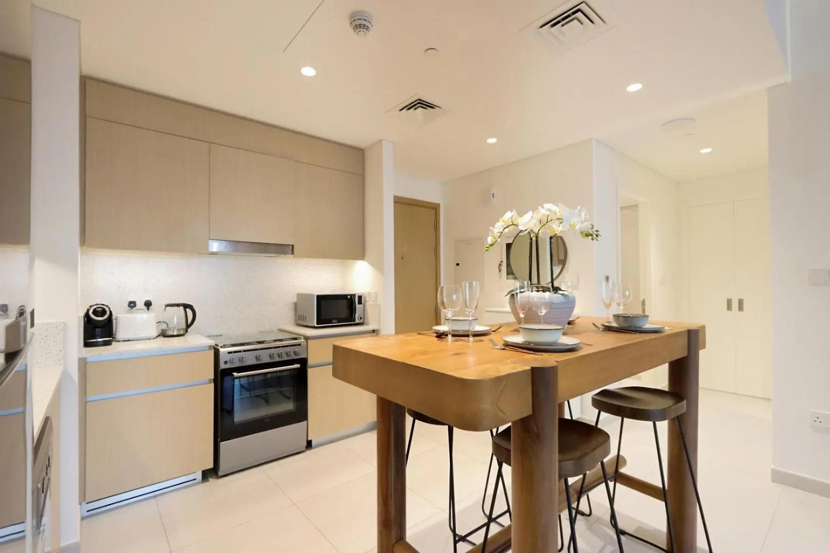 Livbnb - 1Br Retreat Free Access To Creek Lagoon Dubai