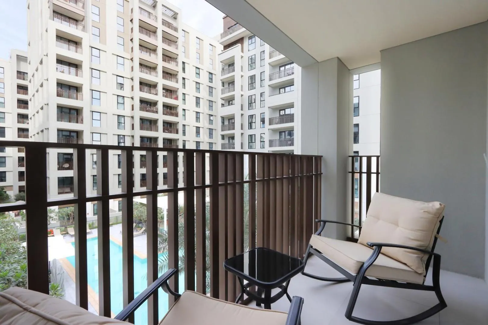 Livbnb - 1Br Retreat Free Access To Creek Lagoon Dubai