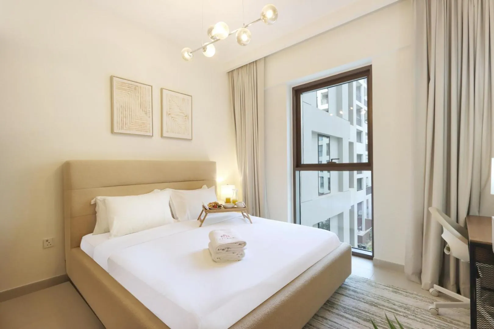 Apartment Livbnb - 1Br Retreat Free Access To Creek Lagoon Dubai
